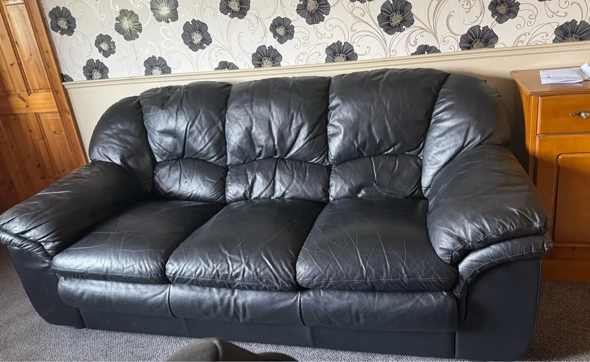 Couch - Image 2