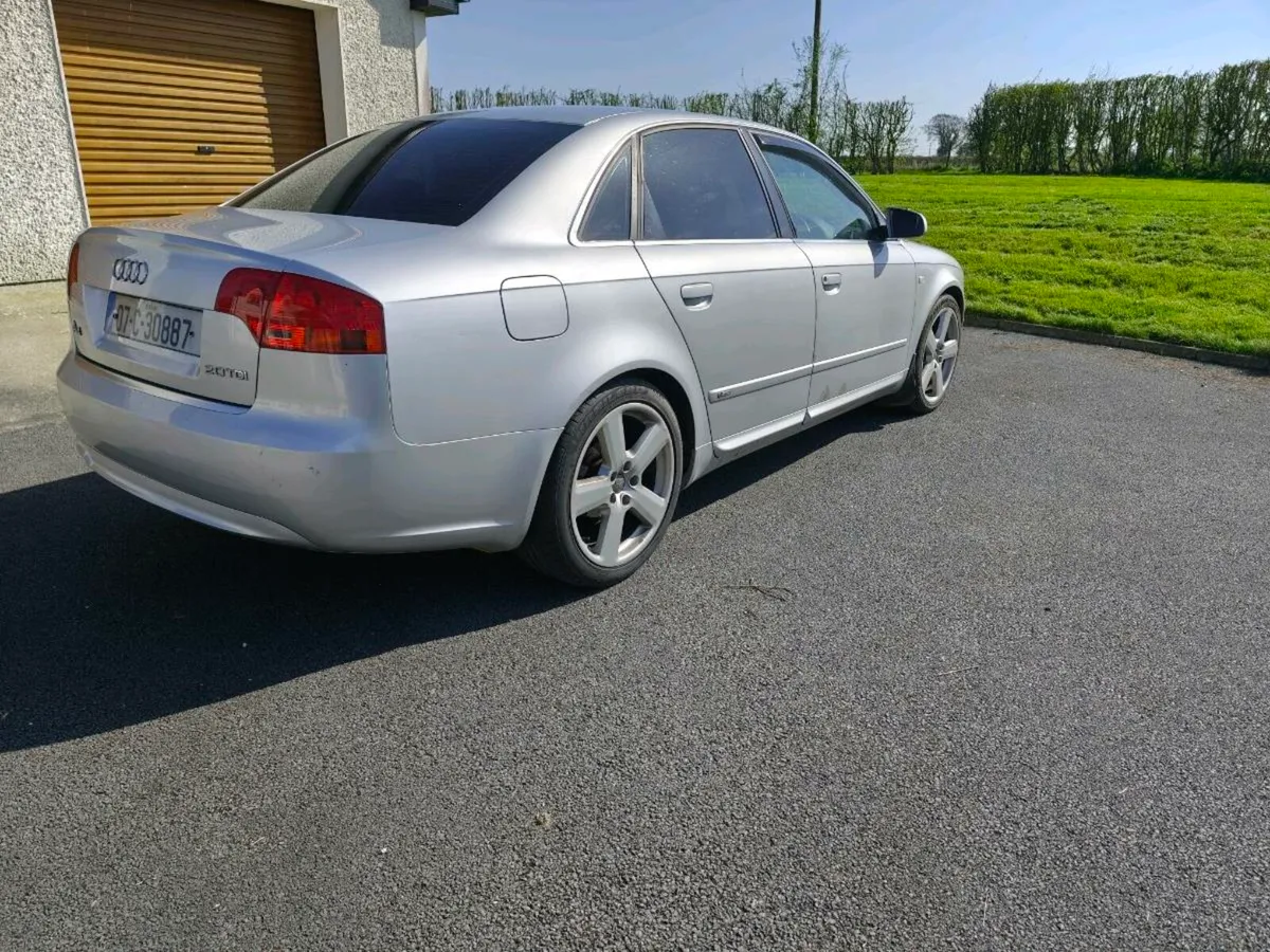 Audi A4 - Image 2