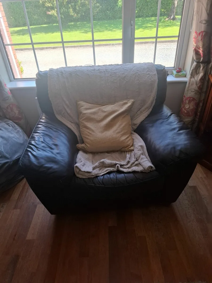 Leather suite - Image 2