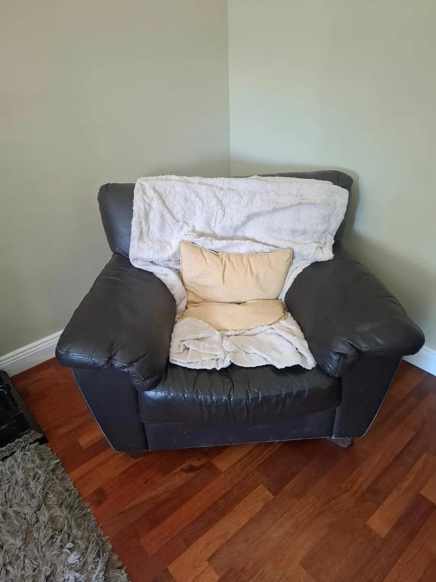 Leather suite - Image 3
