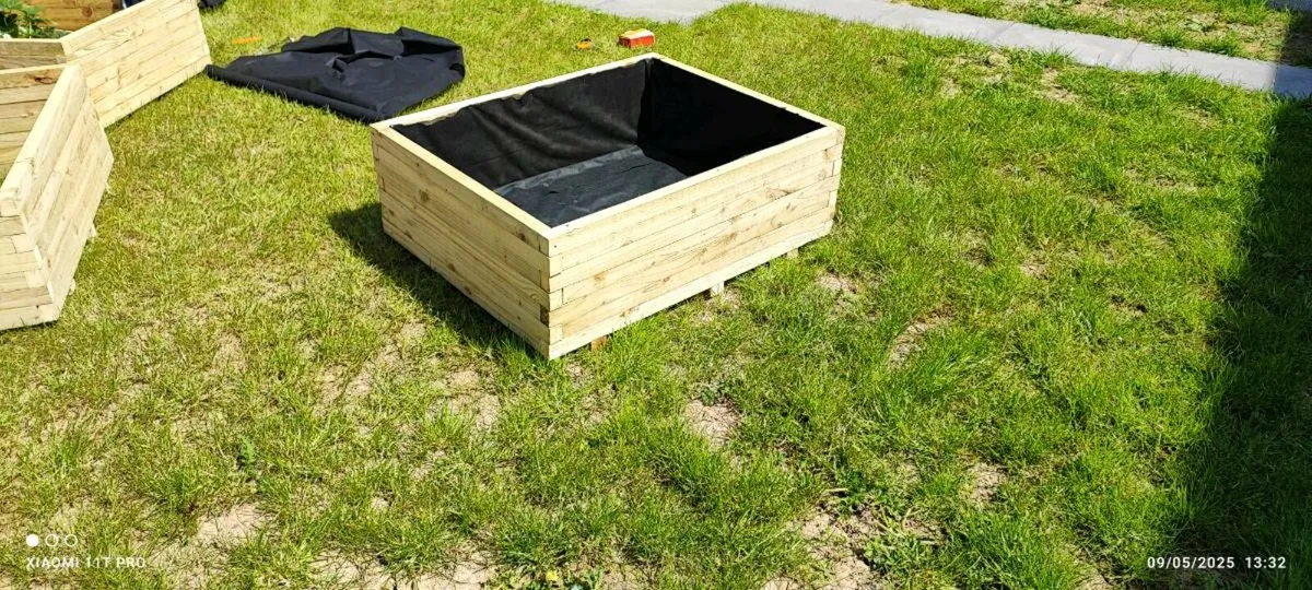 Timber vegetable/flower planter - Image 1