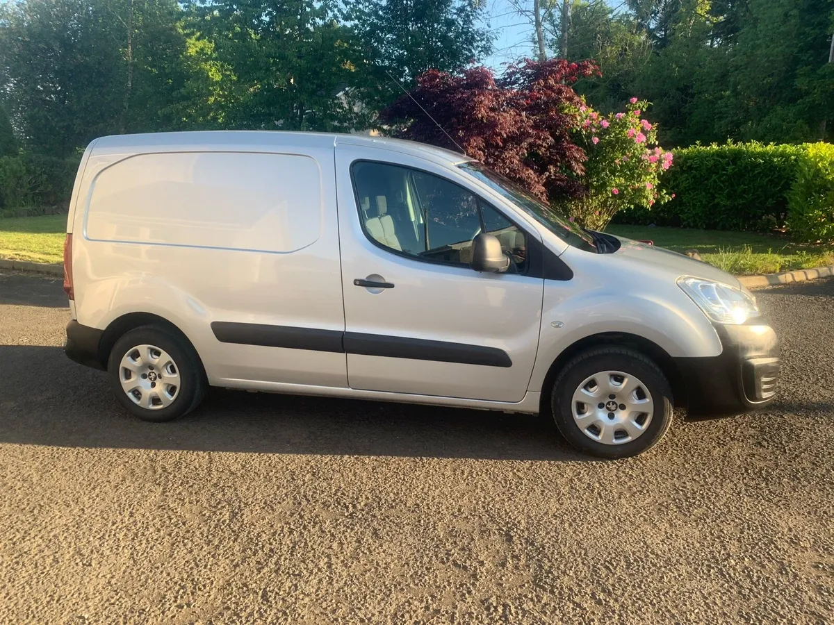 2018 Peugeot partner van berlingo - Image 3