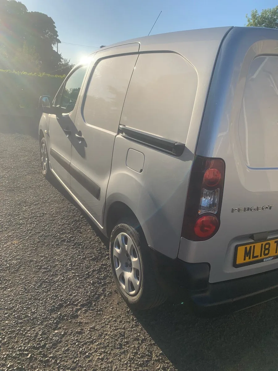 2018 Peugeot partner van berlingo - Image 4
