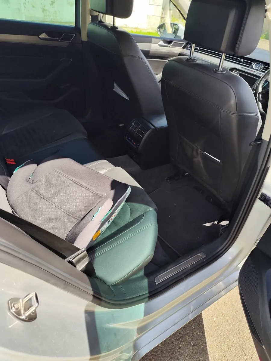 Volkswagen Passat 2015 - Image 1