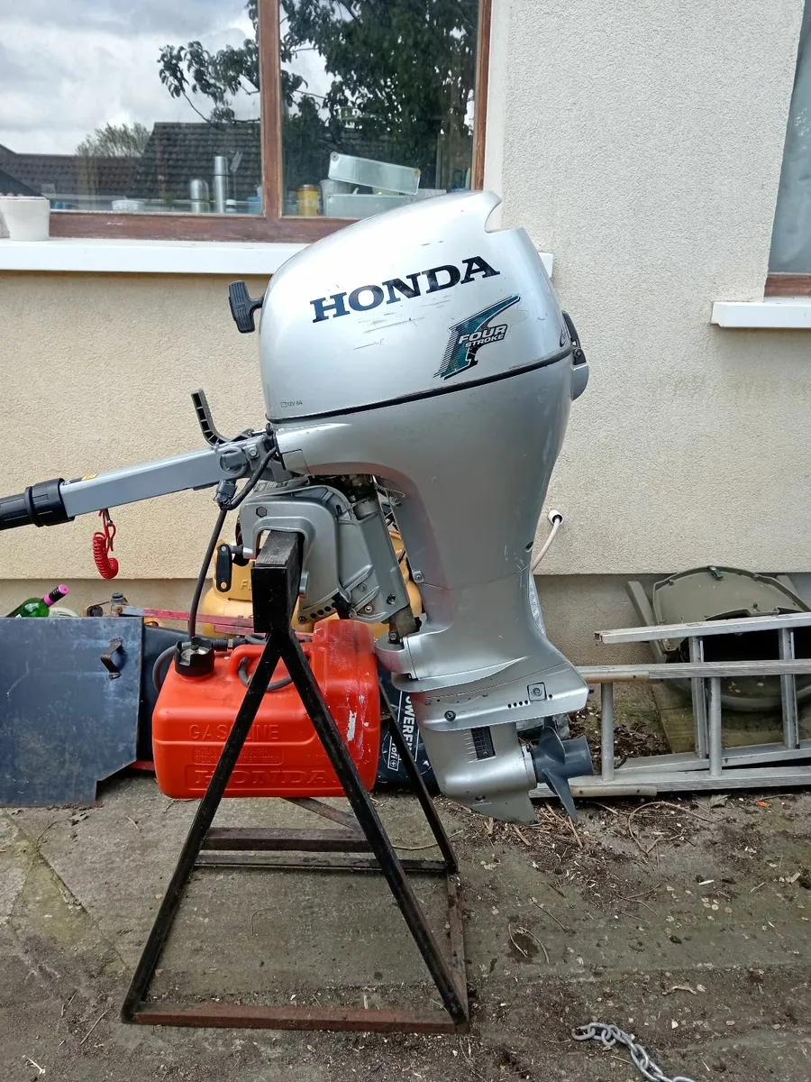 Outboard Engine - Image 1