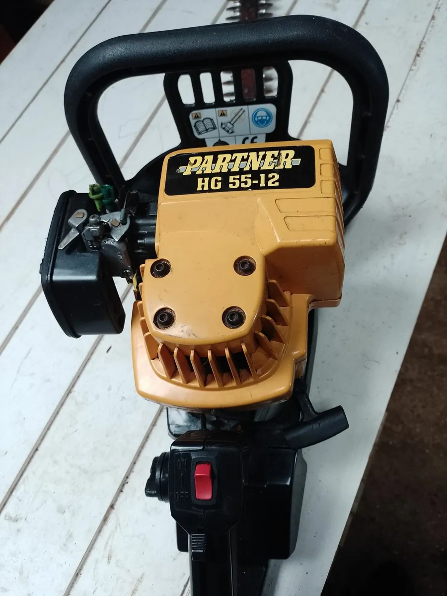 PARTNER HEDGE TRIMMER. RUNNING BUT LEAKING FUEL. - Image 4