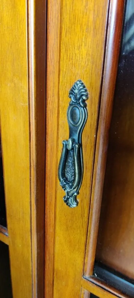 Display Cabinet - Image 4