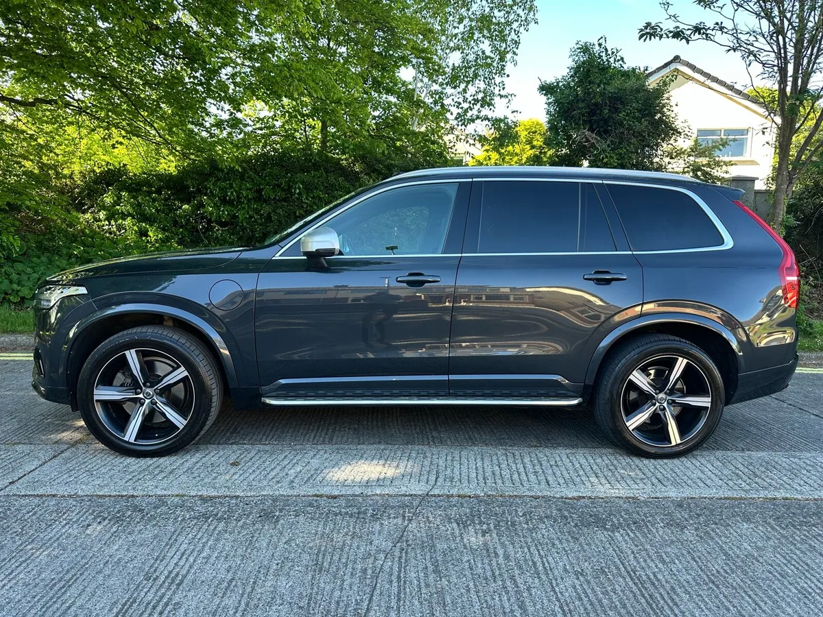 Volvo XC90 T8 Hybrid - Image 2