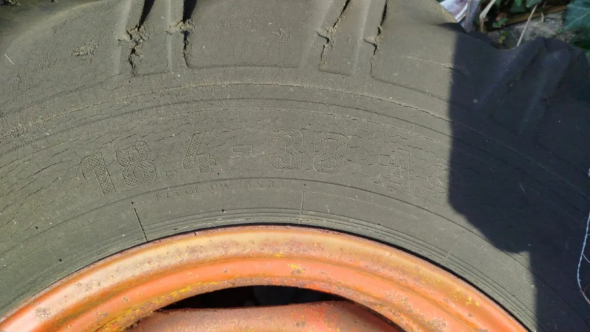 Tractor tyre's for David brown 995 - Image 1