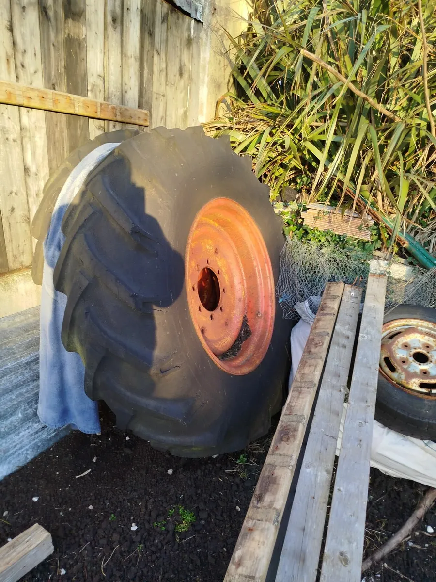 Tractor tyre's for David brown 995 - Image 3