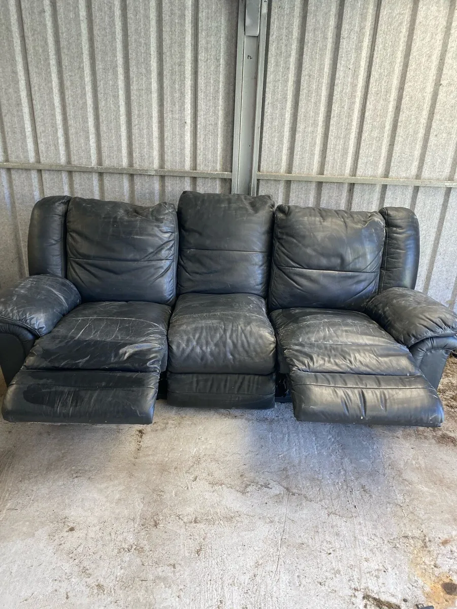 3 seater reclining couch - Image 1