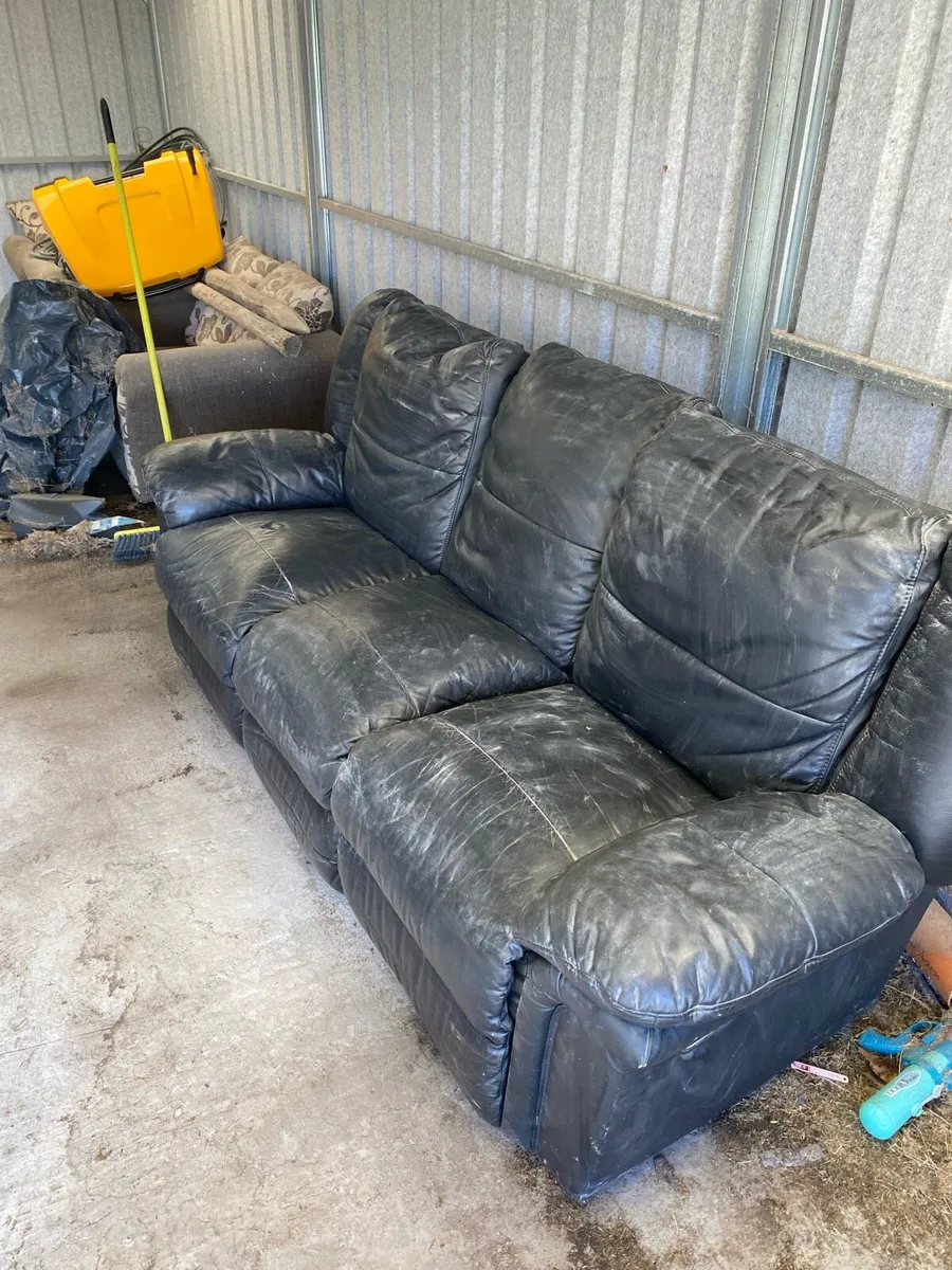 3 seater reclining couch - Image 2