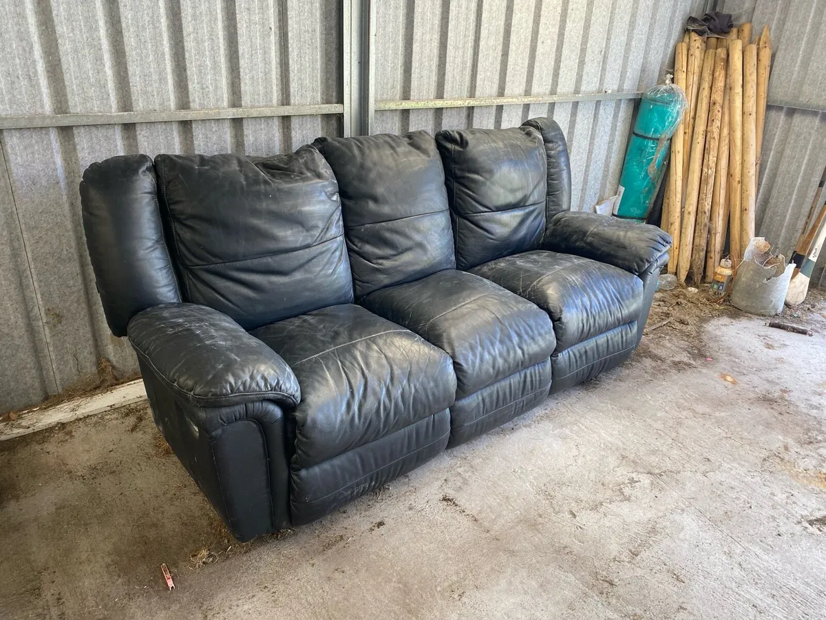 3 seater reclining couch - Image 3