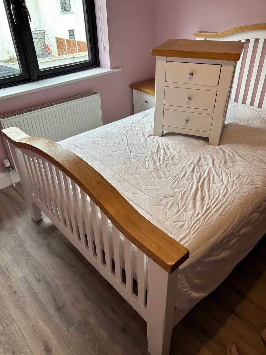 Bed , bedside lockers, wardrobe - Image 2