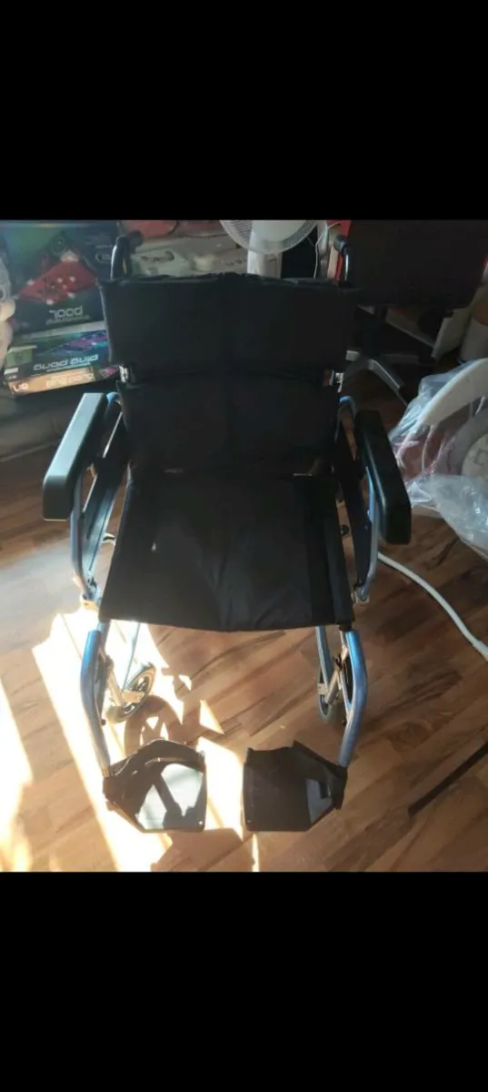 Wheel chair - Image 2
