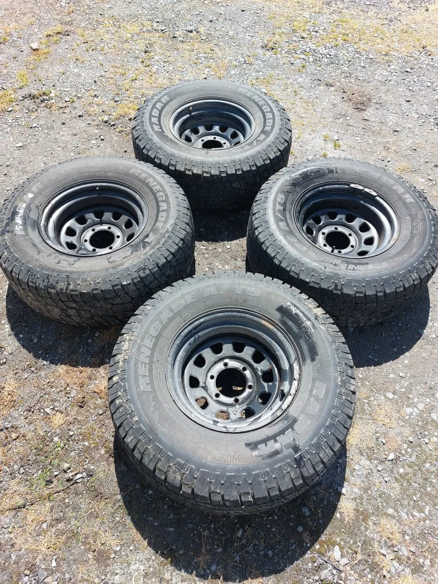 Wheel tyre set 16x8  285 75 16 - Image 1