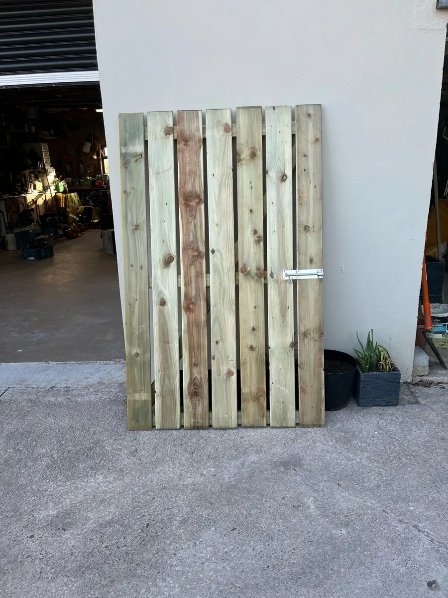 Fencing board gates - Image 1