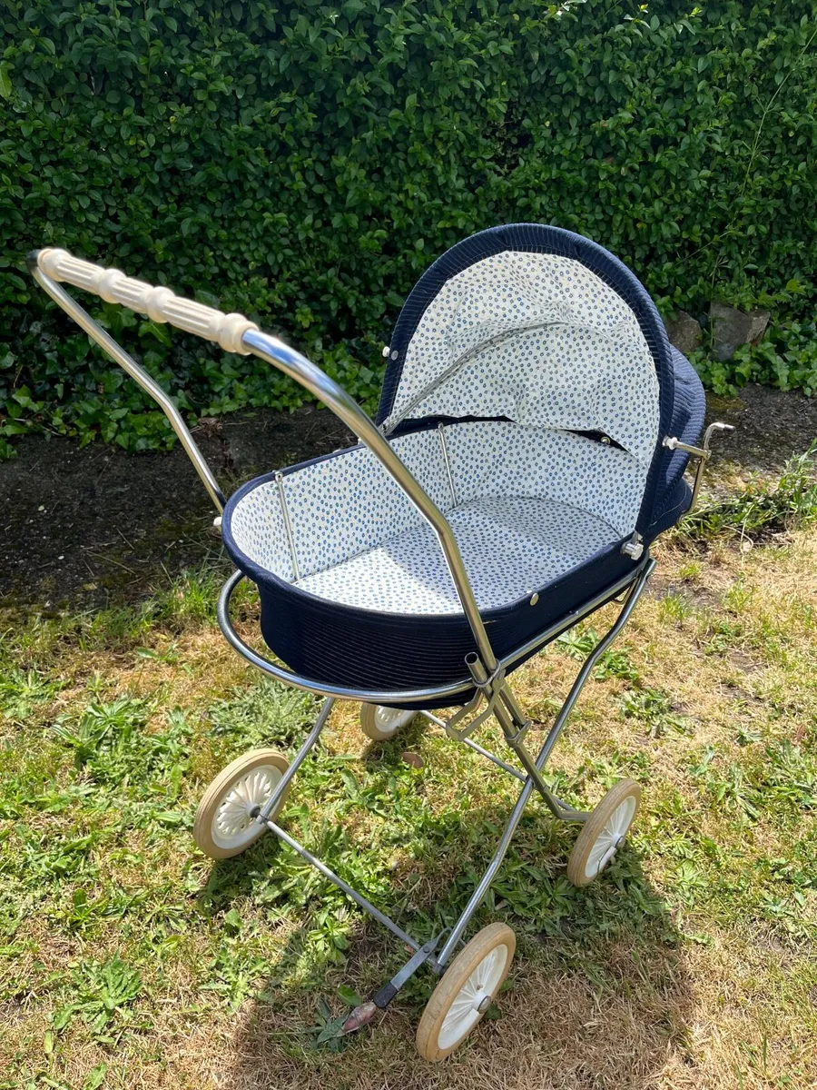 Vintage Pram - Image 1
