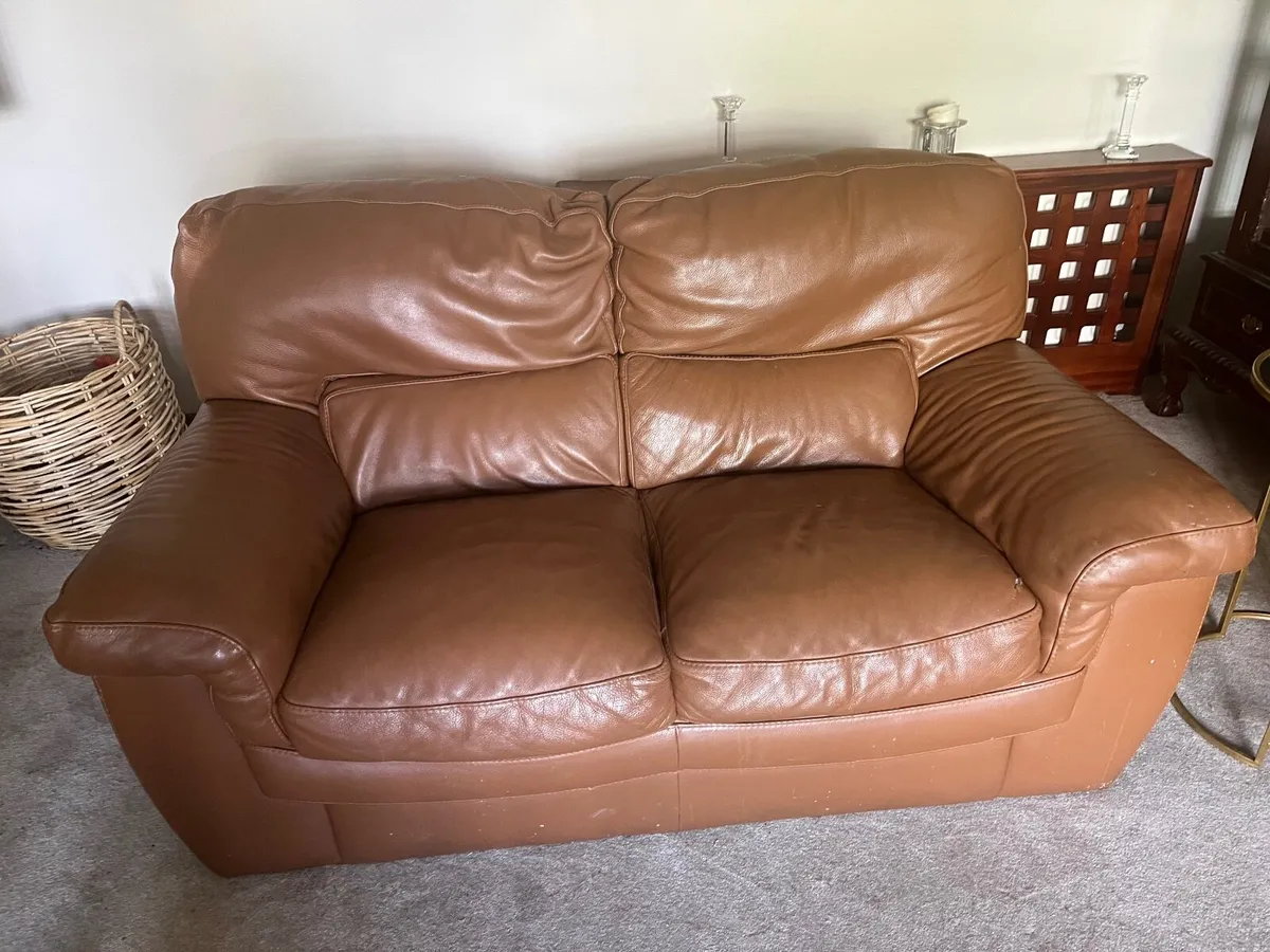 Leather couch - Image 1