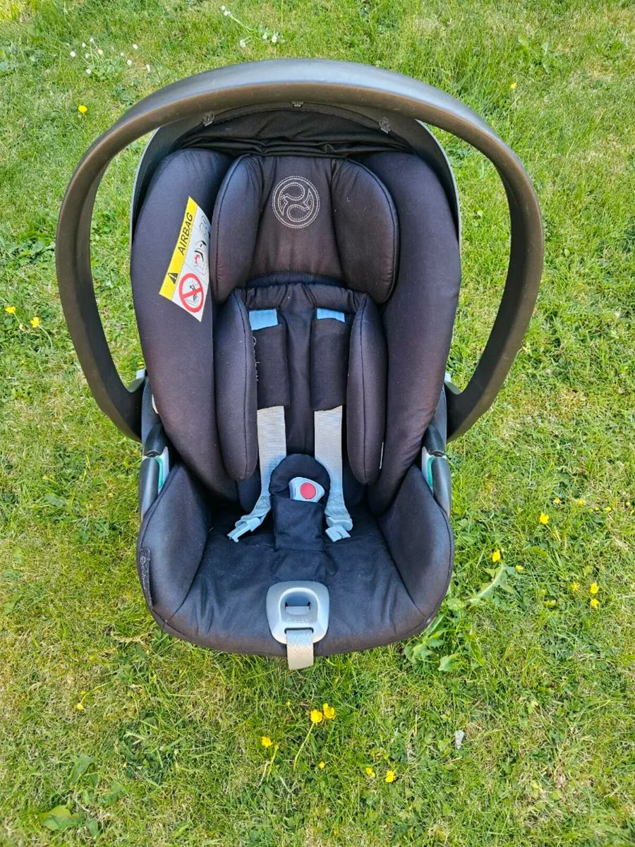 6Cloud Z2 i-Size Car Seat & Base Bundle (black) - Image 3