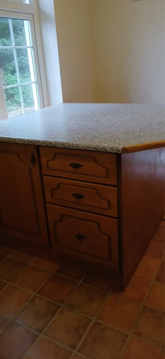Kitchen Island - Image 2