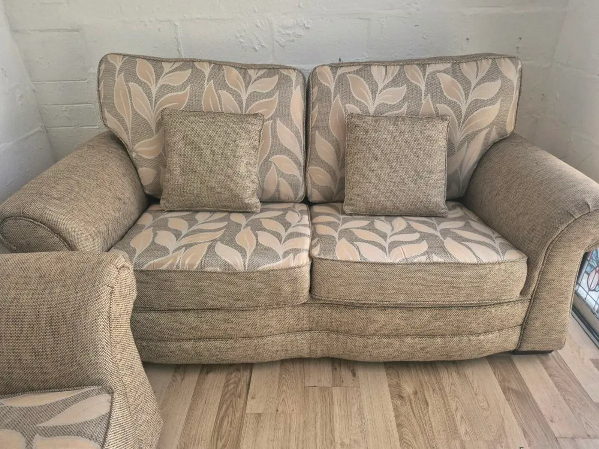 Suite for sale with delivery - Image 2