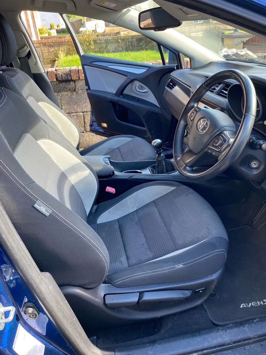 Toyota avensis - Image 3