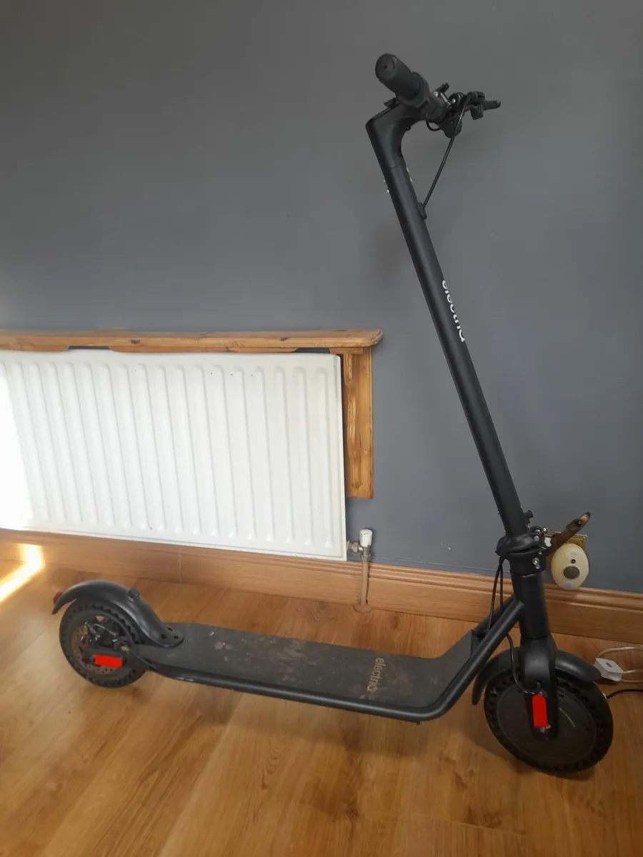 Electric scooter - Image 2
