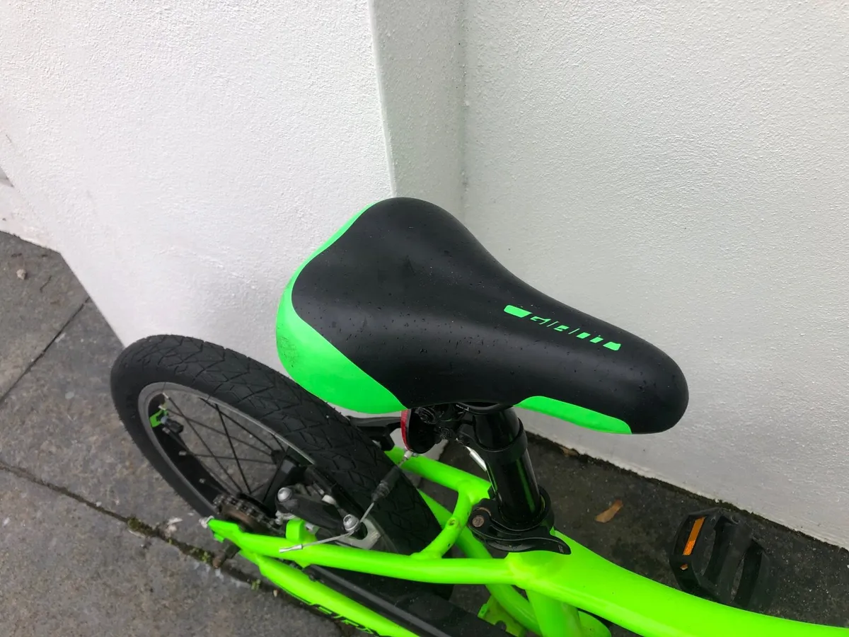 Child’s bicycle - Image 1