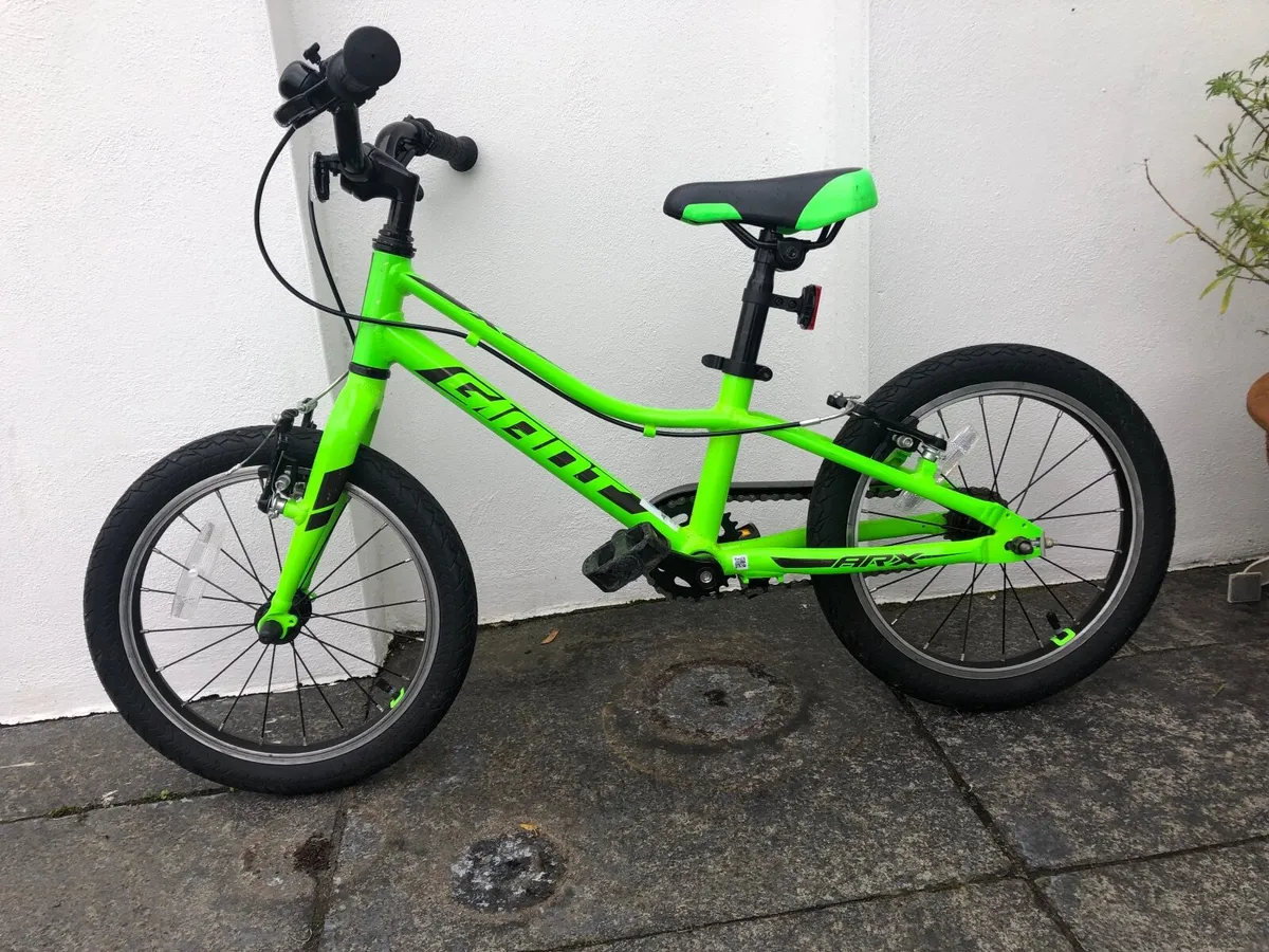 Child’s bicycle - Image 3