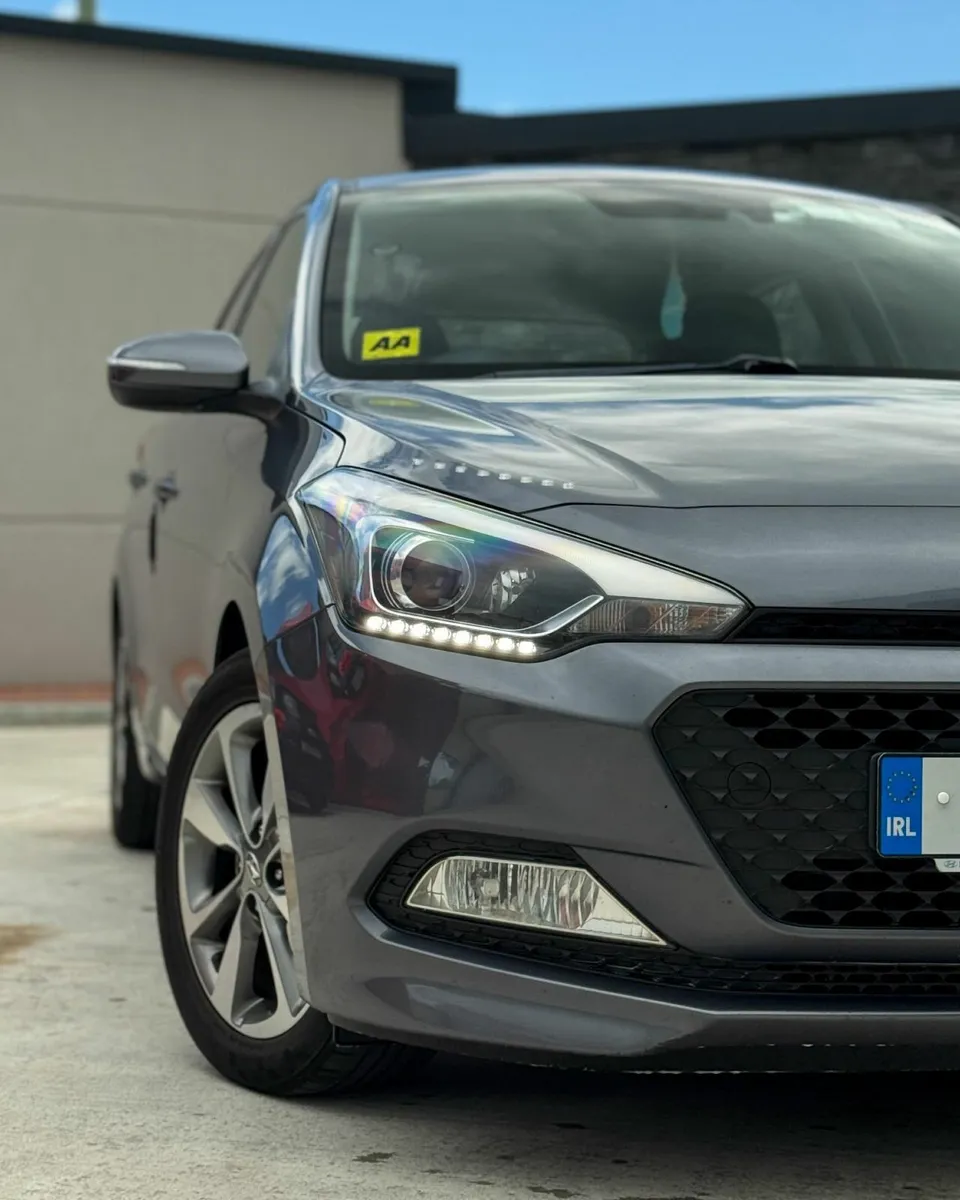 2018 Hyundai i20 1.2L Petrol Deluxe - Image 3