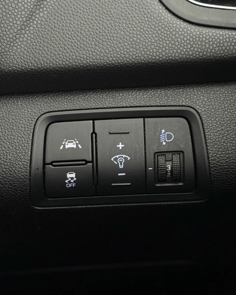 2018 Hyundai i20 1.2L Petrol Deluxe - Image 4