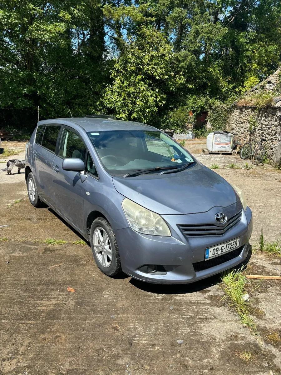 Toyota verso (2009) - Image 1