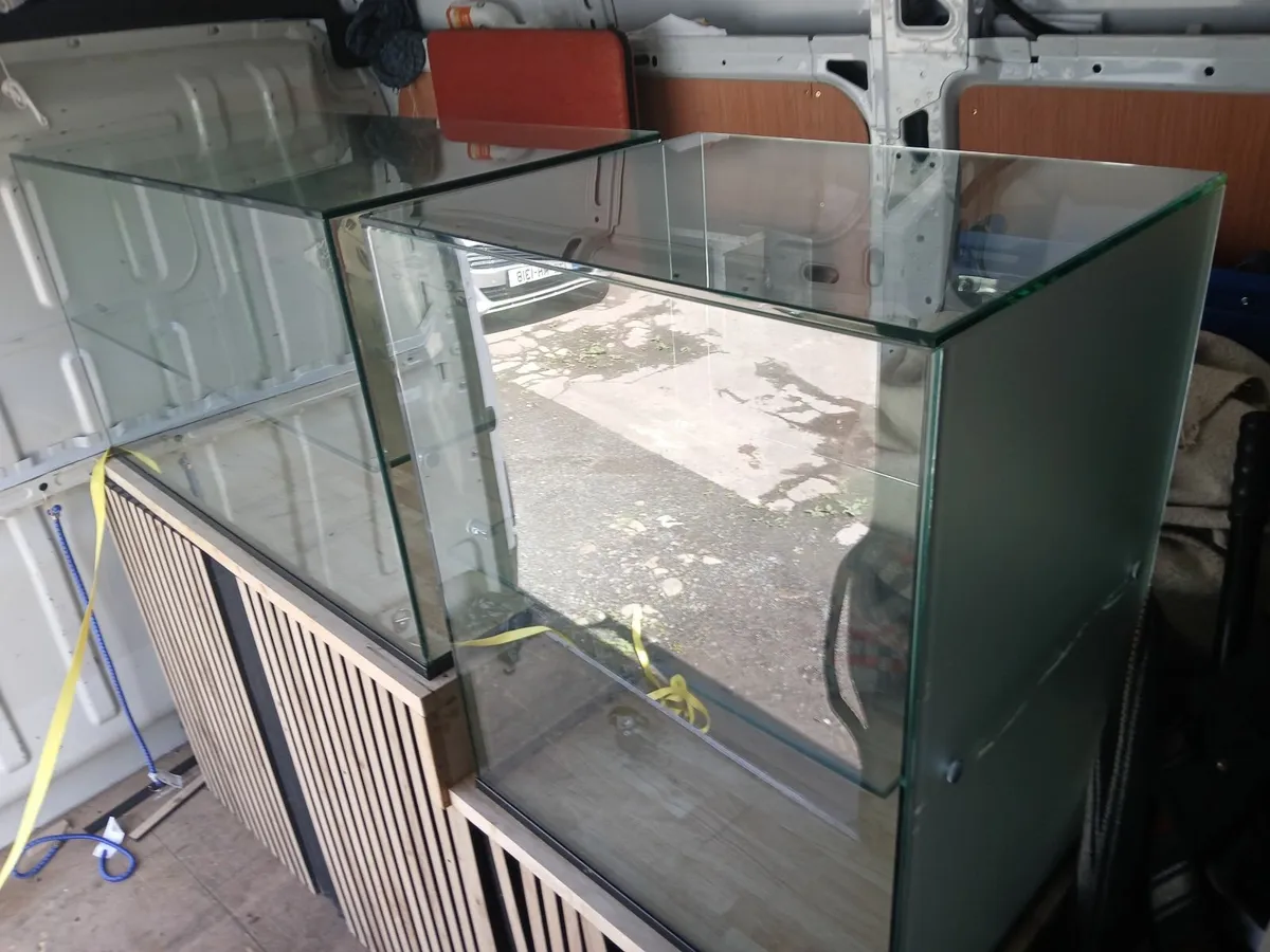 Display cabbinet /glass display delivered - Image 3
