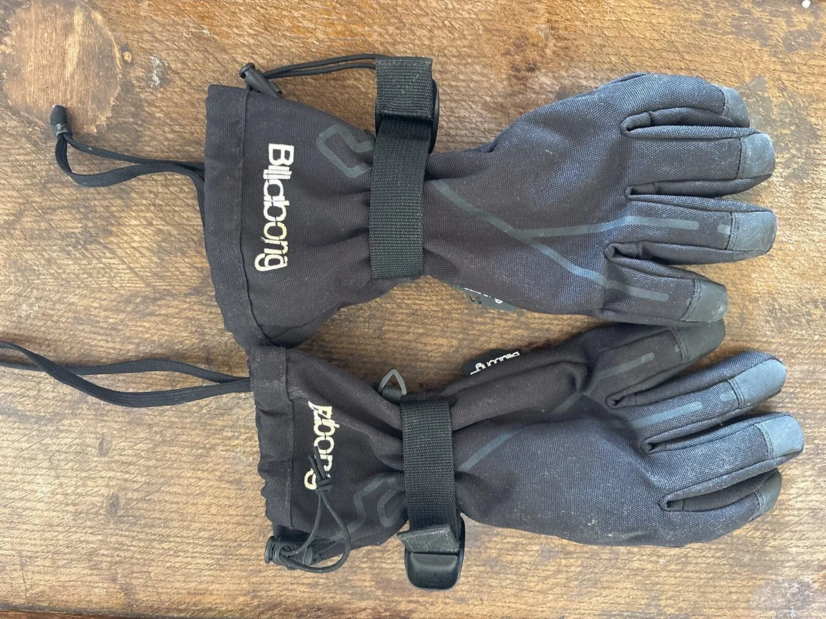 1 pair of billabong Snow boarding gloves - Image 1