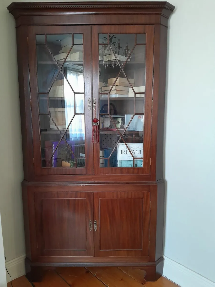 Mahogany Corner Cabinet - Image 1