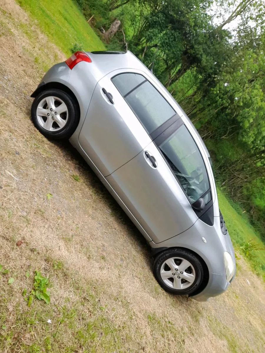 06 Toyota yaris 1litre - Image 4