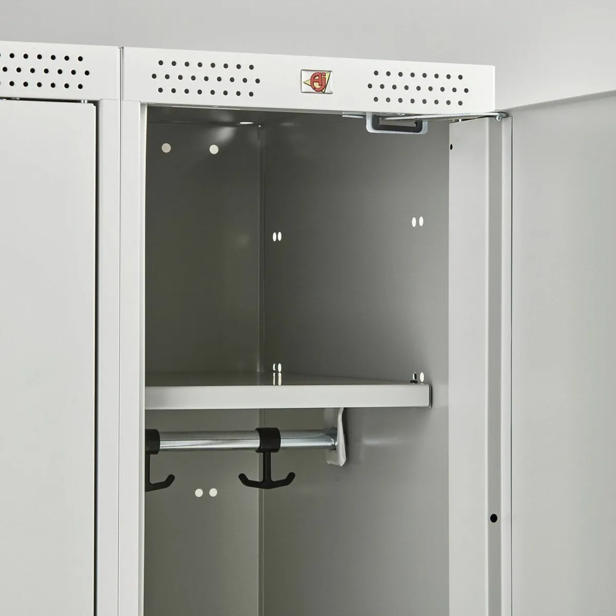 Clothes Locker - Image 4