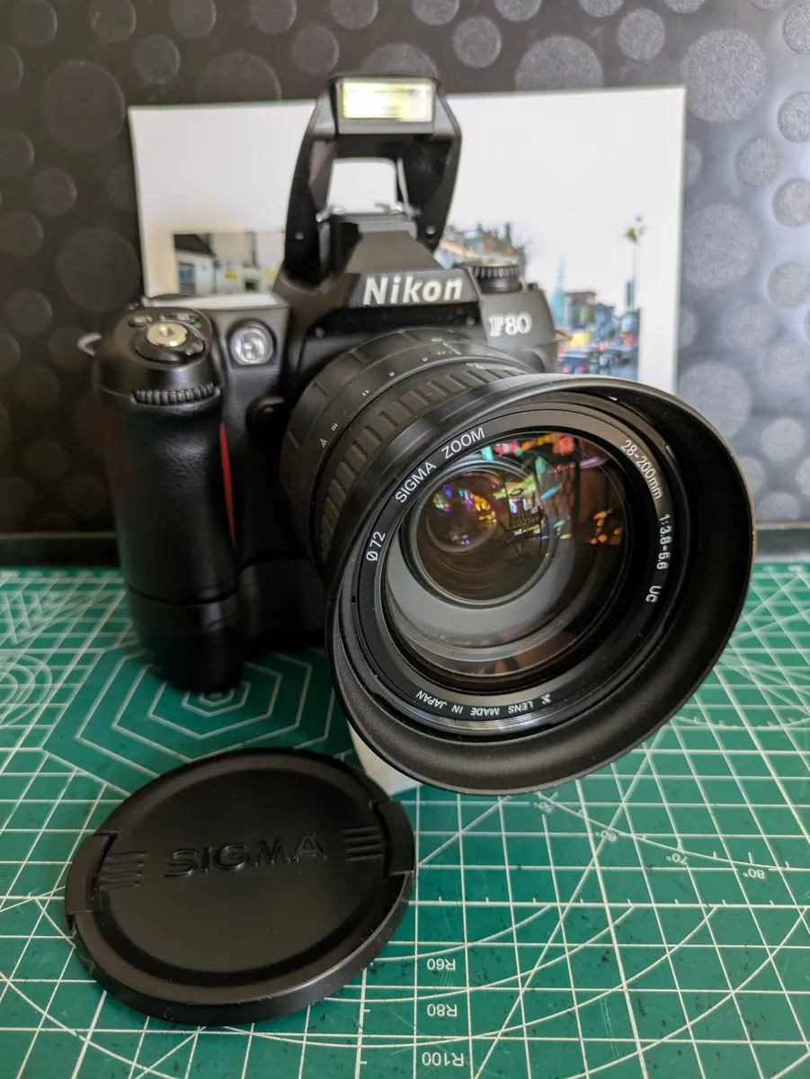 Nikon F80 + AA battery grip + Sigma 28-200/3.8-5.6 - Image 2
