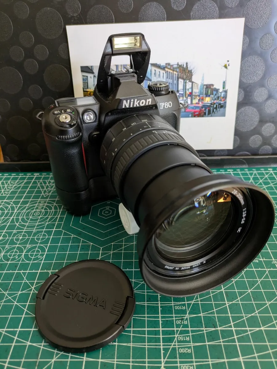Nikon F80 + AA battery grip + Sigma 28-200/3.8-5.6 - Image 3