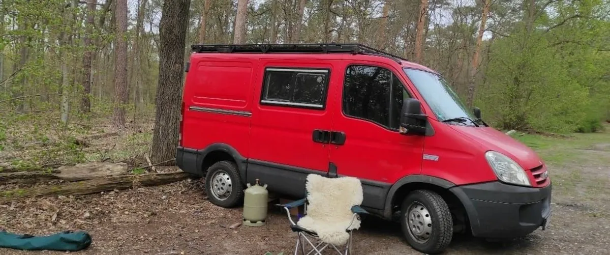 Van - Left hand drive - Image 1