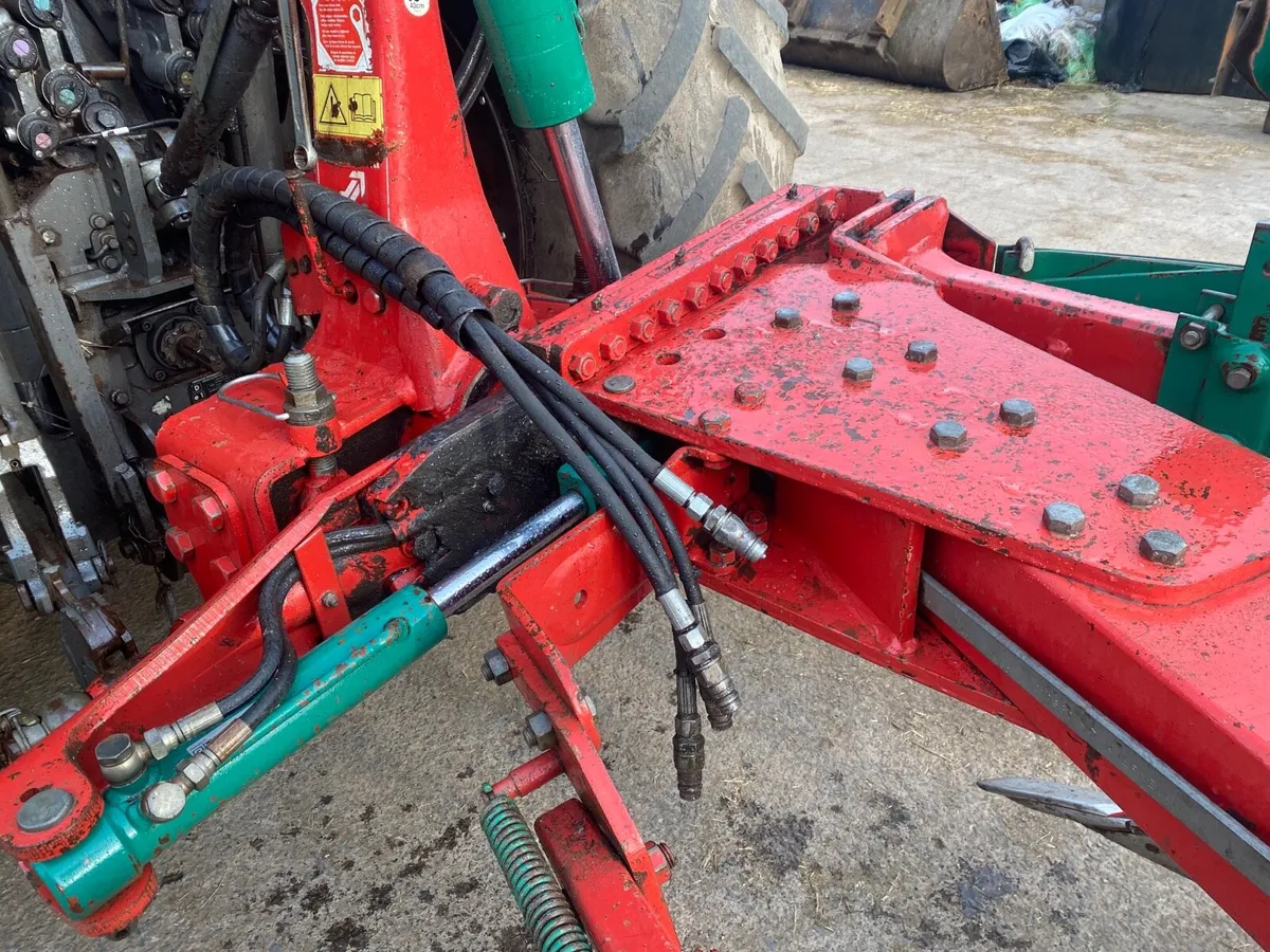 Kverneland plough - Image 3