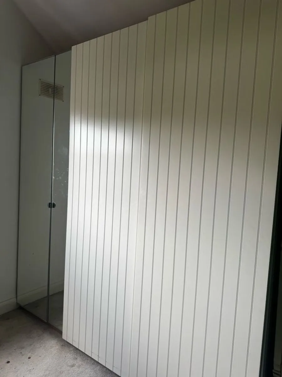 wardrobe - Image 1