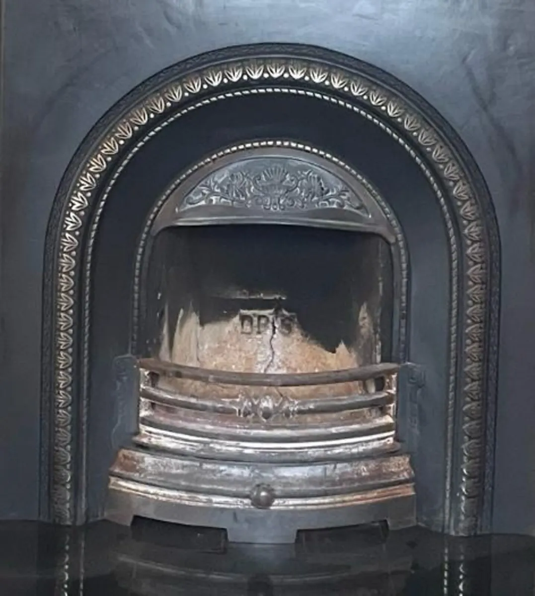 FirePlace surround - Image 1