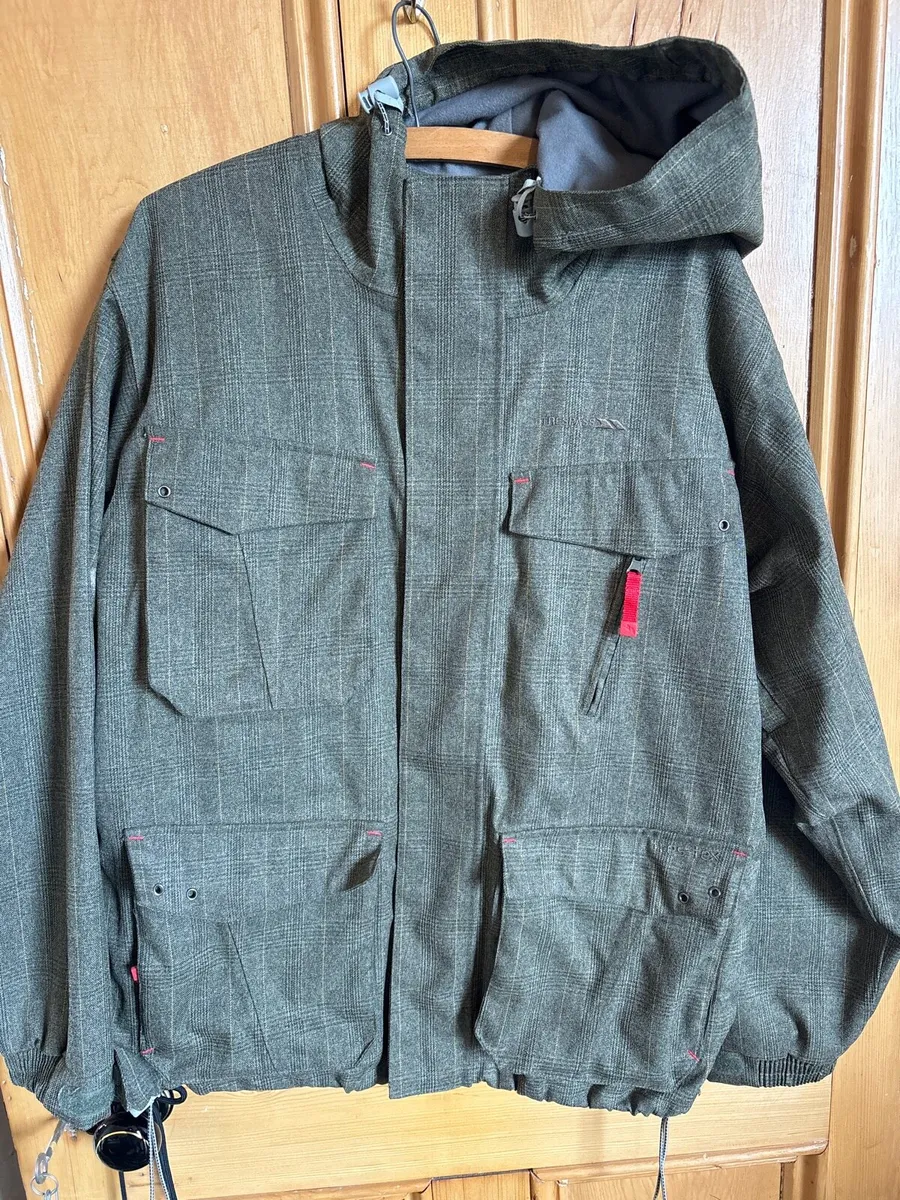 Size M /L Trespass Snow boarding jacket - Image 1