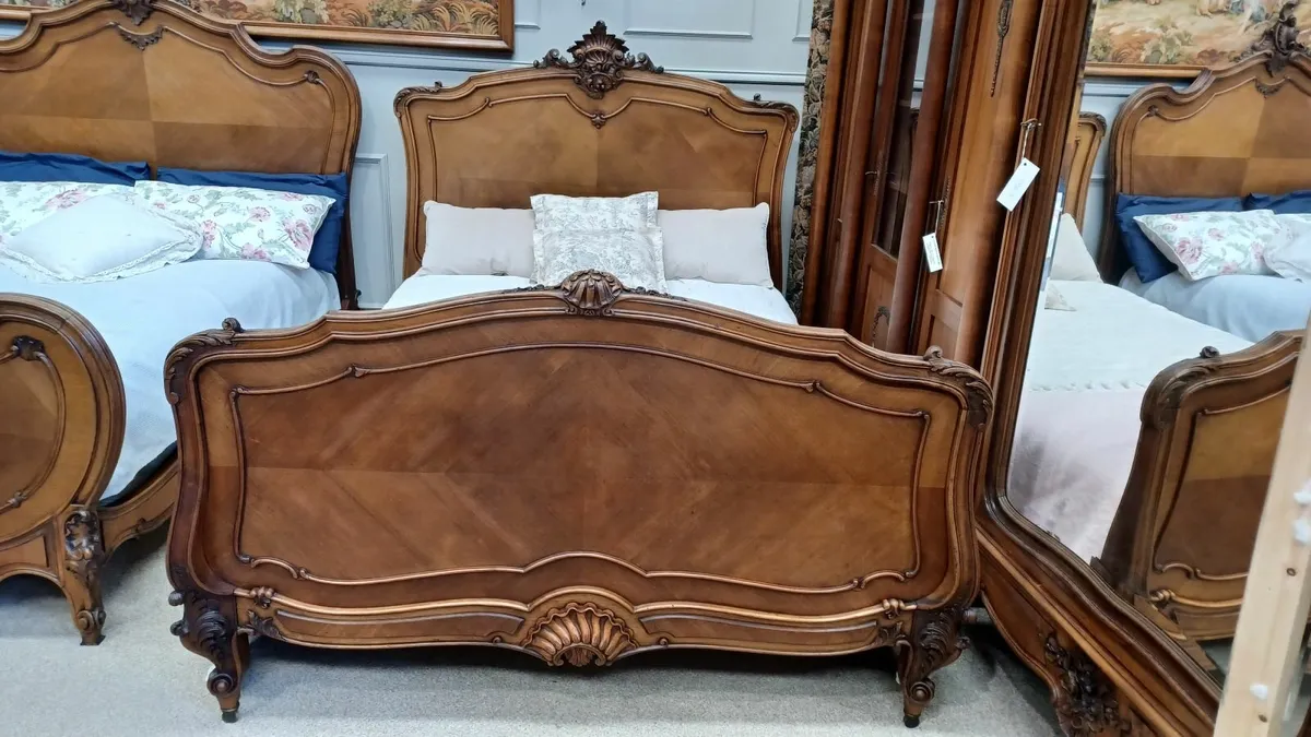 Signature king size bed Louis XV - Image 1