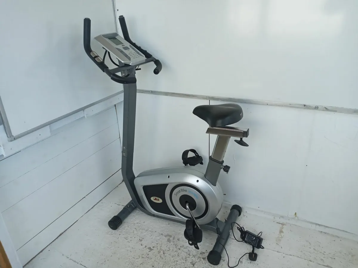 Delivery - Exercise Bike Body Sculpture BC-6720G - Image 1