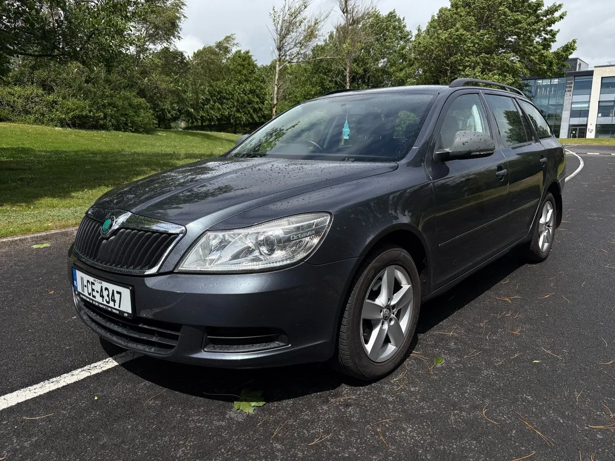 2011 Skoda Octavia 1.6 Diesel Automatic - Image 1