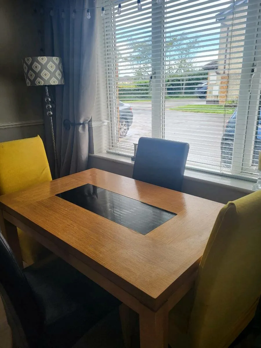 Dining table and chairs - Image 1
