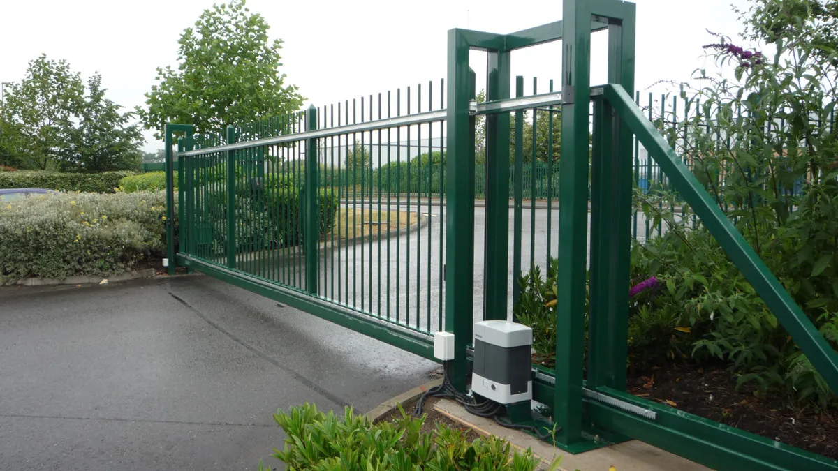 Electric Gate Installer - Image 4